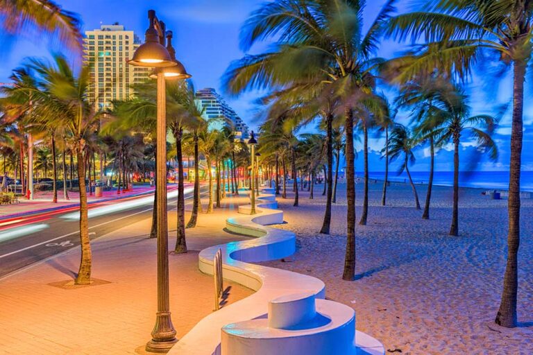 The beach in Fort Lauderdale, FL at night